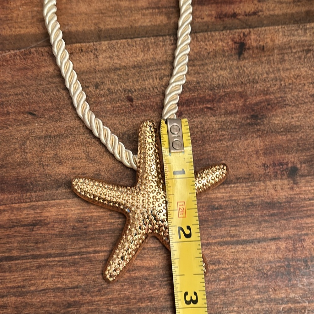 NWT ETTIKA Starfish Statement Pendant Necklace, 18k Gold Plated - Picture 6 of 7
